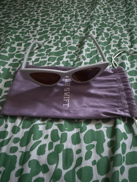 Taylor Swift Accessories - NEVER WORN Taylor Swift Speak Now (Taylor’s Version) sunglasses